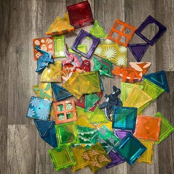 Dinosaur Magnet Tiles Set 71 PC Set - Picture 3 of 4